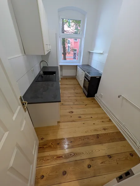 Charmante 1 Zimmer Altbauwohnung nahe Mierendorffplatz wartet auf neuen Mieter! — photo 1